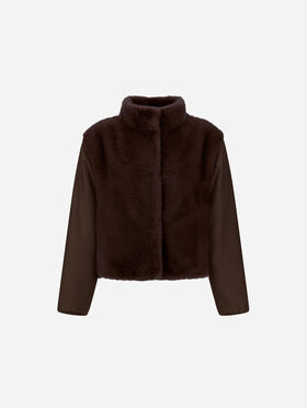 VESTE RESORT EN FOURRURE SYNTHÉTIQUE FAÇON RAGONDIN ET SOIE ET CACHEMIRE