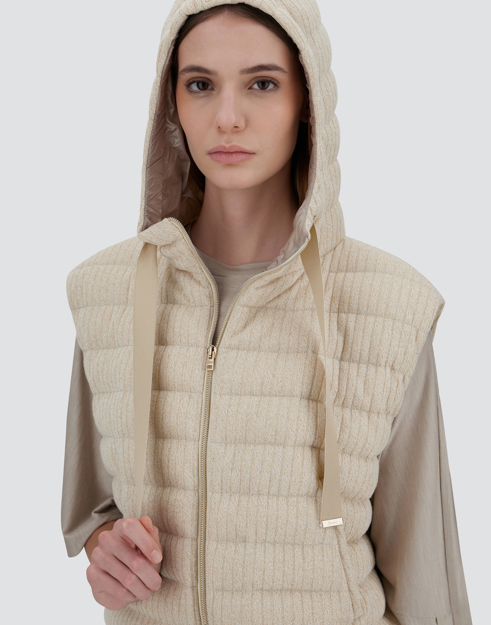 Herno Vest In Shiny Ribbed Knit In Chantilly