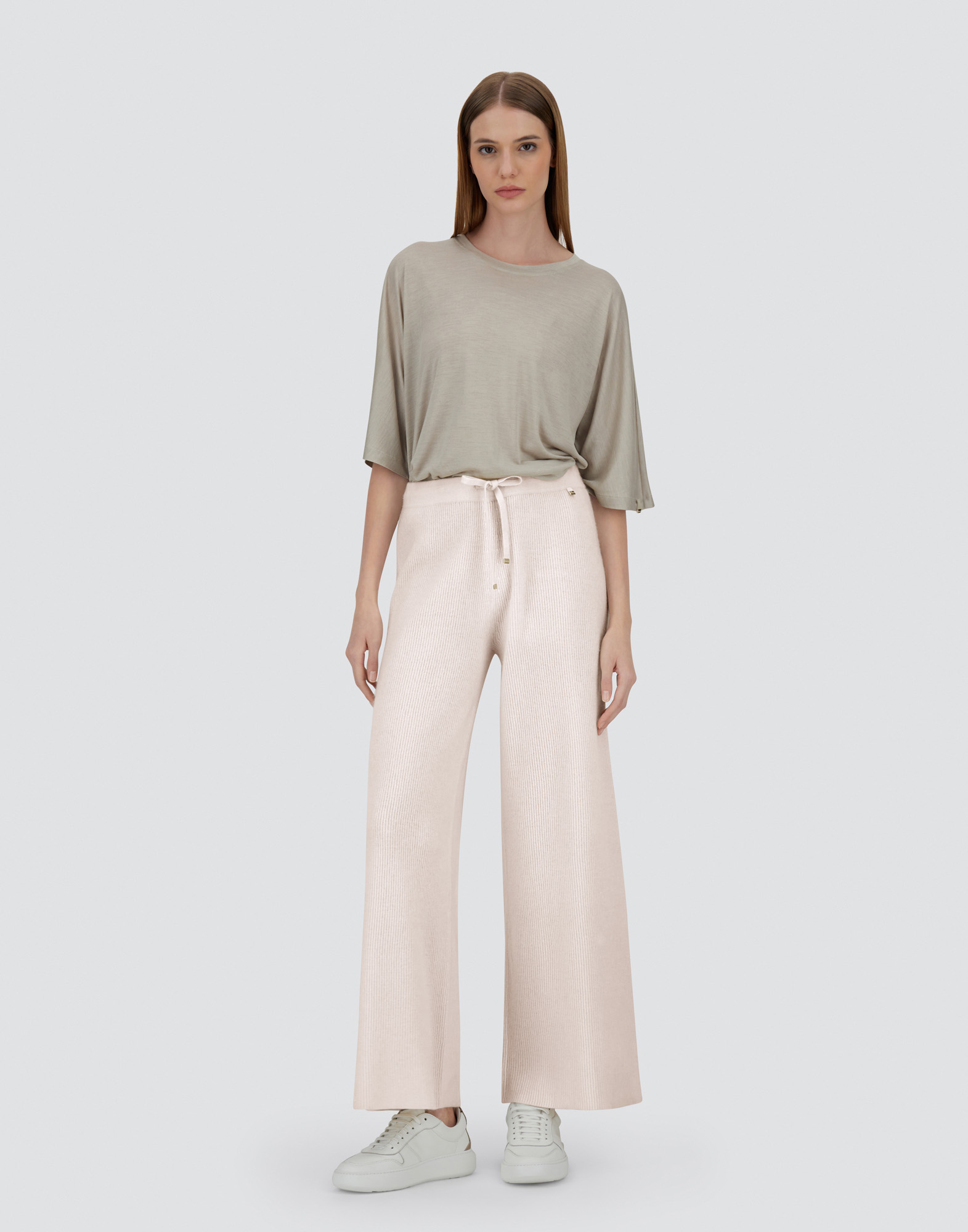 Herno Trousers In Ribbed Wool Cashmere In Chantilly