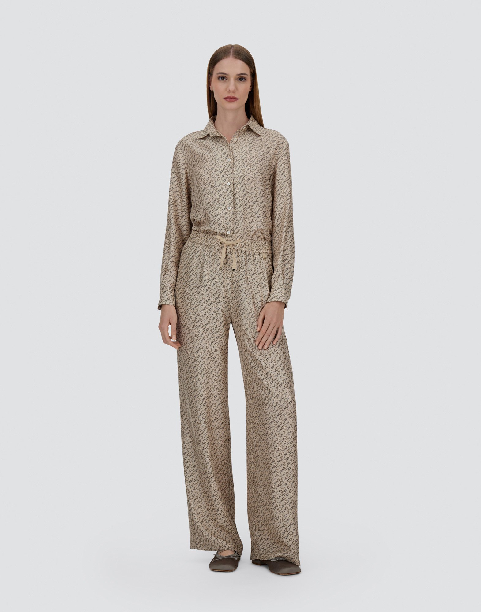 Herno Trousers In Iconic Print Silk In Camel