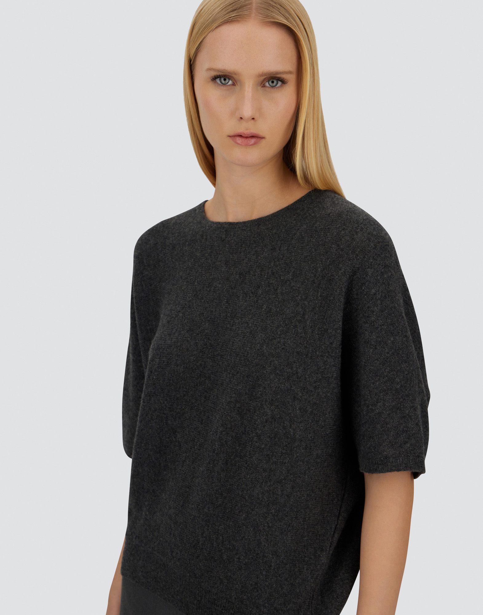 Herno Resort T-shirt In Light Cashmere Knit In Black