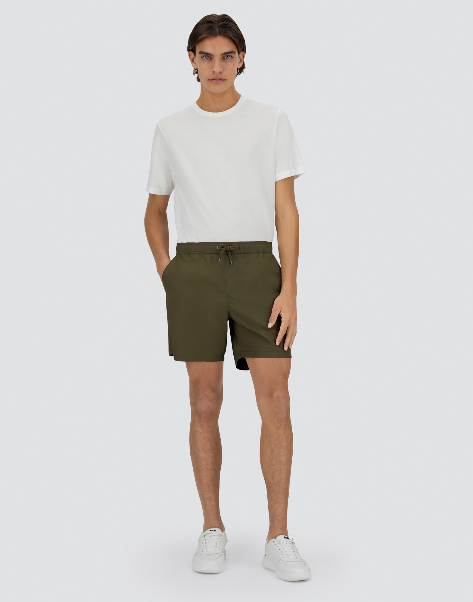 Herno Ultralight Crease Beach Boxers In Light Military