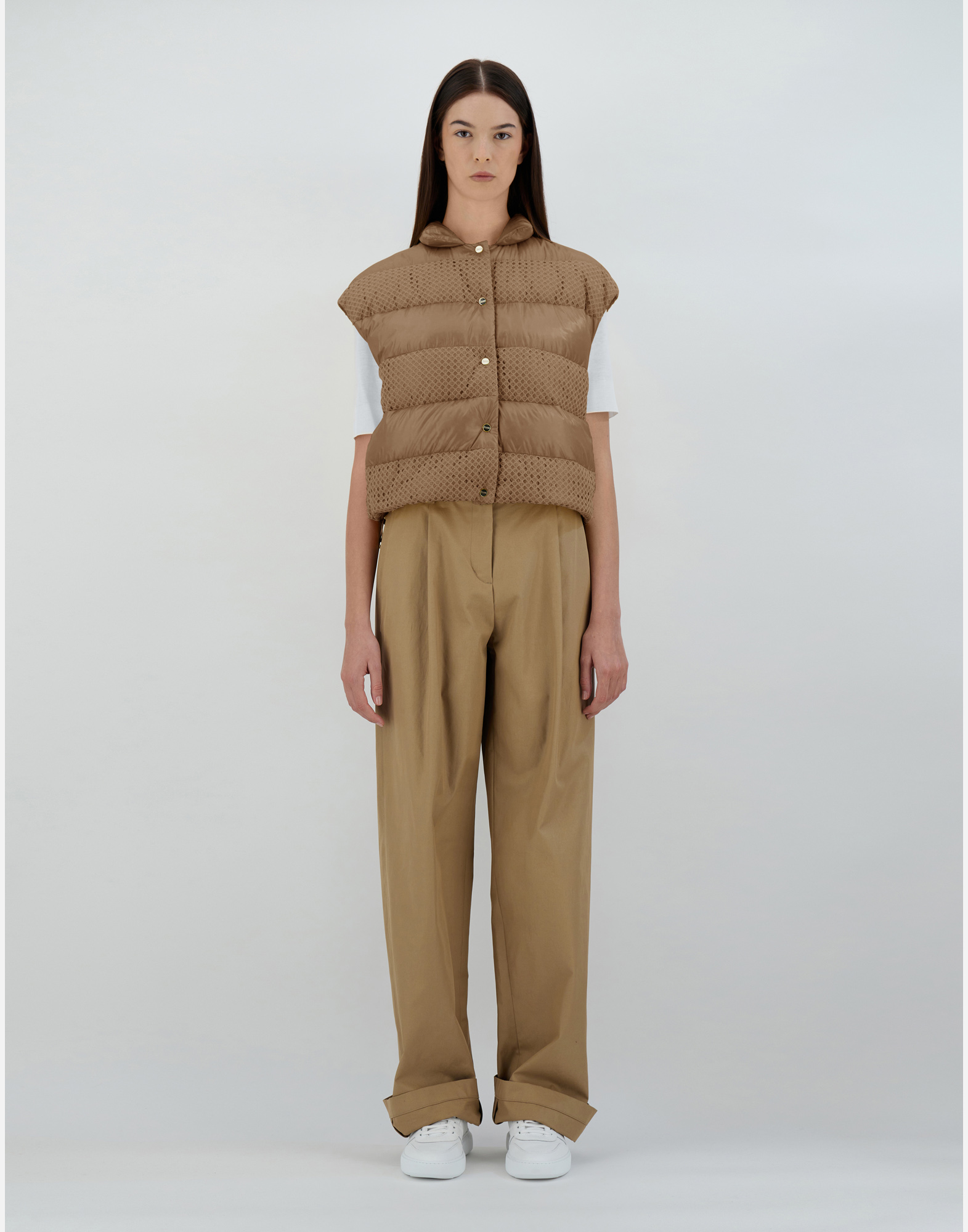 Herno Sleeveless Nylon Ultralight And Spring Lace Jacket In Camel