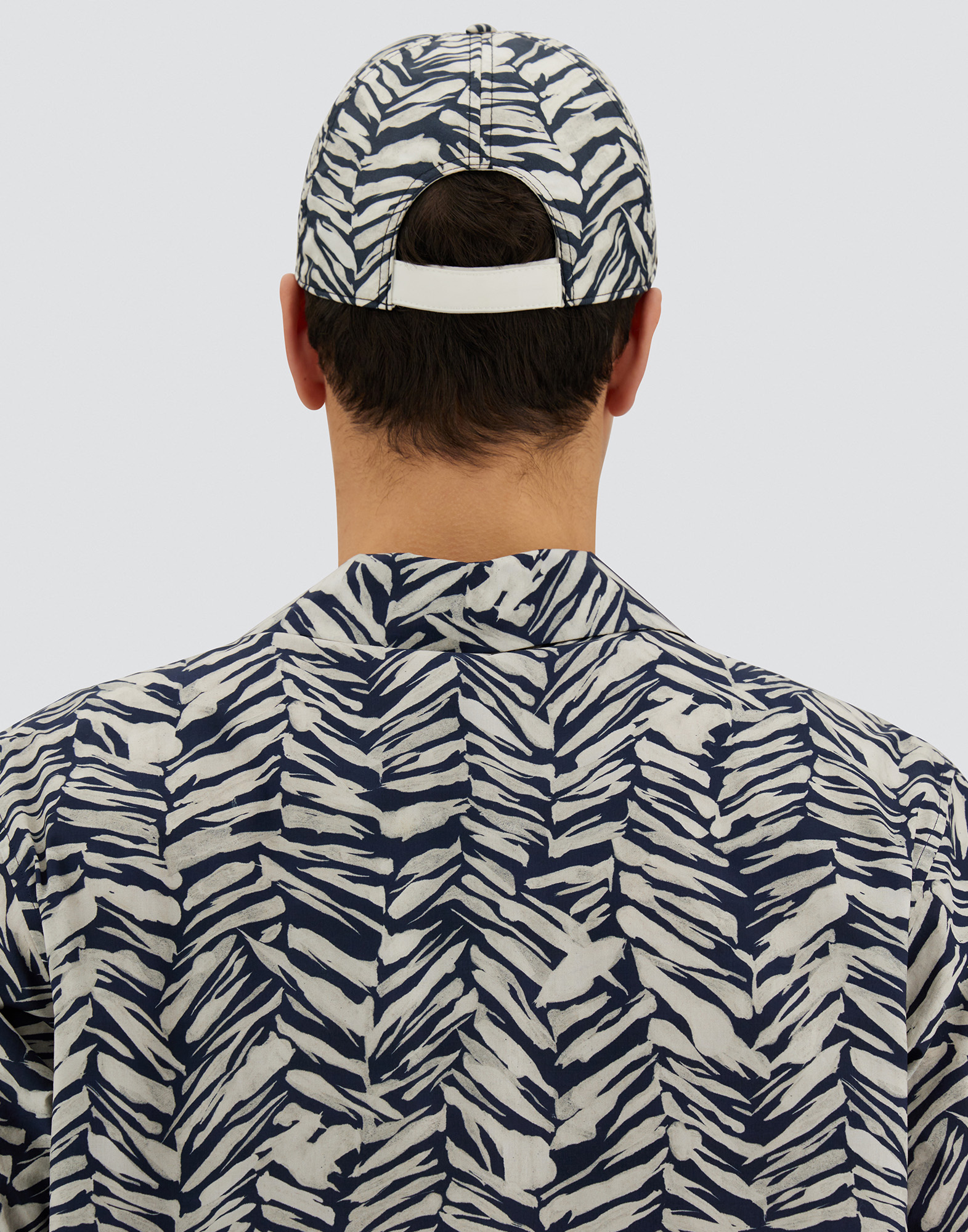 Herno Resort Baseball Cap In Nylon Seasonal Print And Travel Nylon Ponente In Black