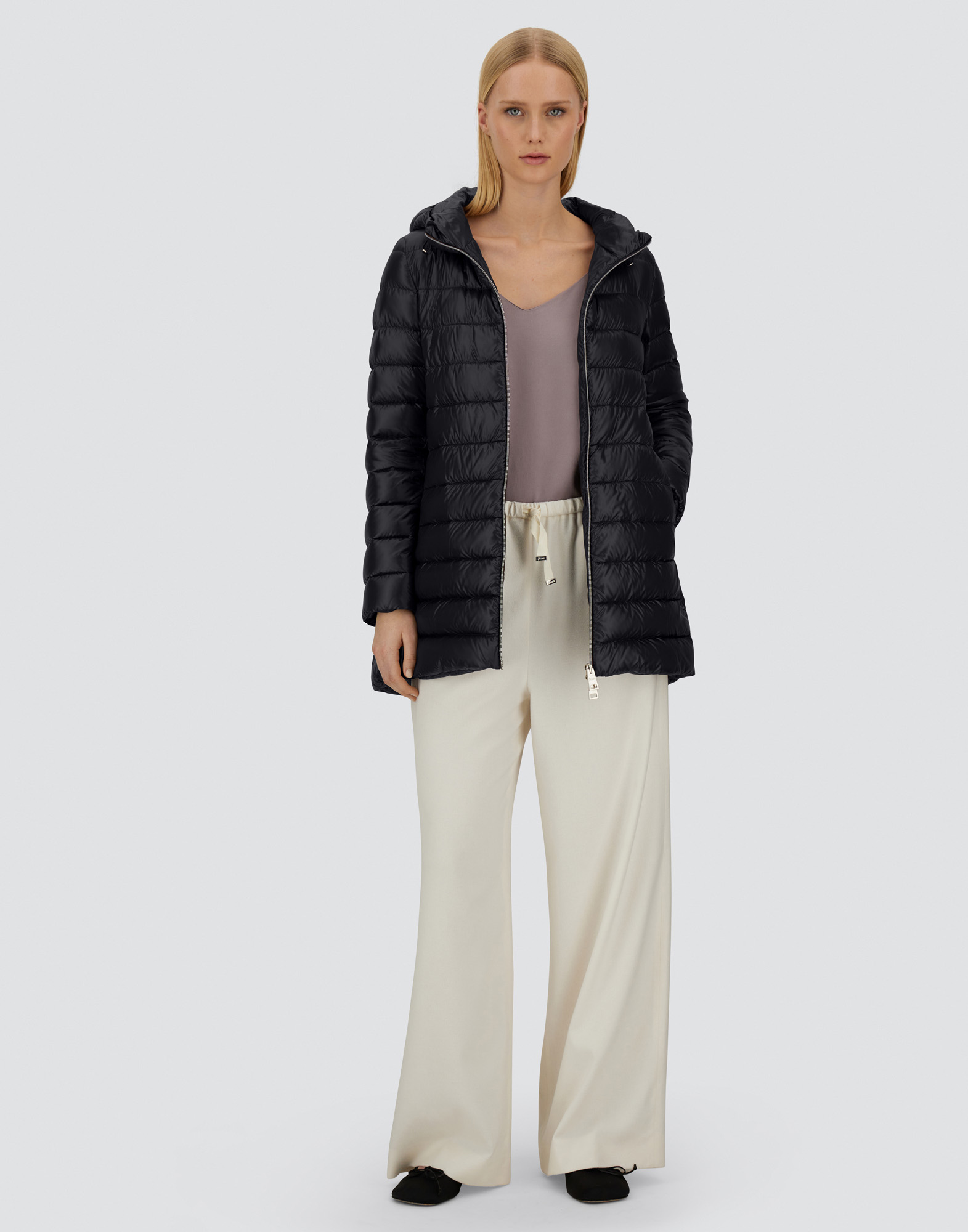 Herno Resort A-shape Jacket In Nylon Ultralight In Black
