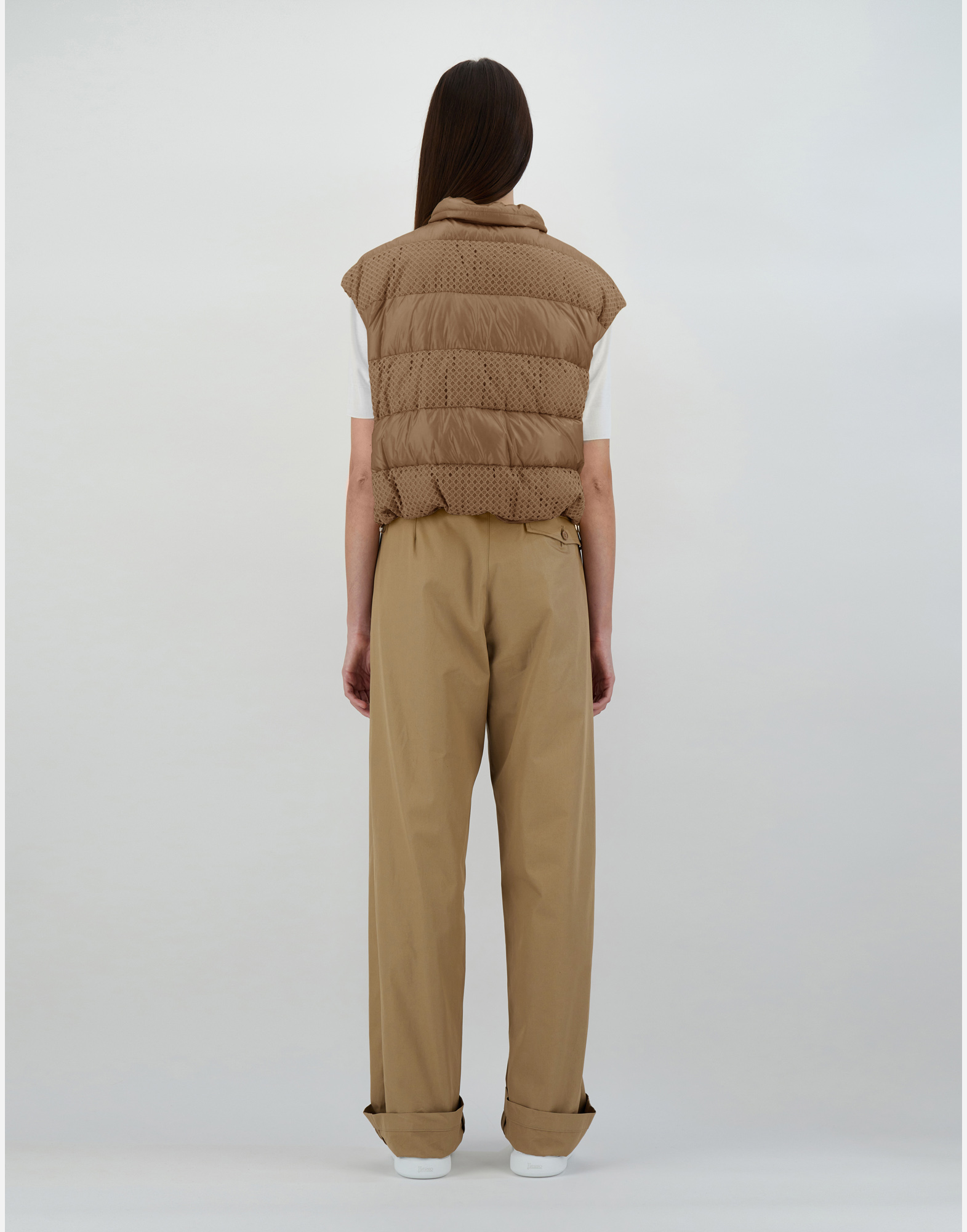 Herno Sleeveless Nylon Ultralight And Spring Lace Jacket In Camel
