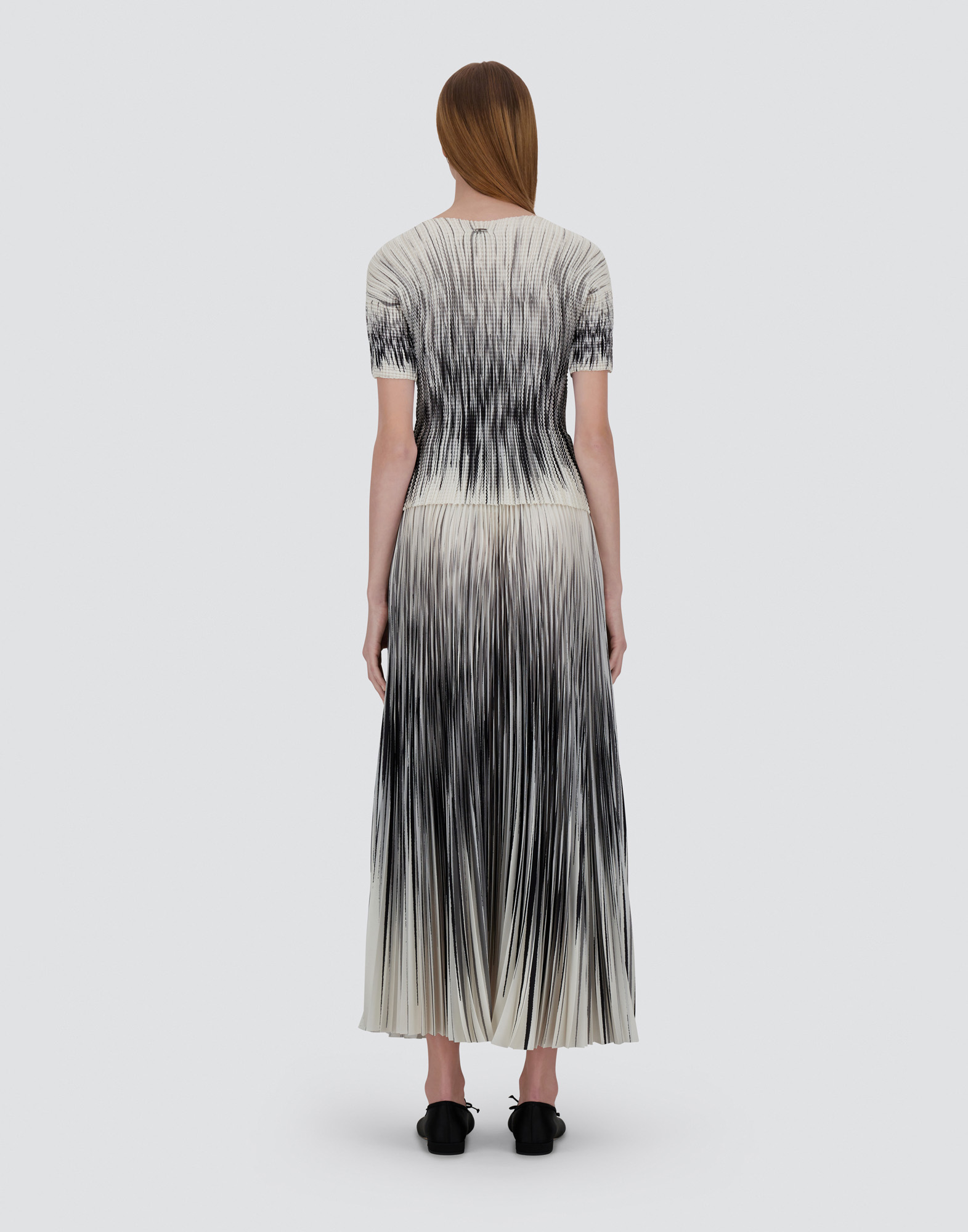 Herno Top In Shades Of Pleat In Black/grey