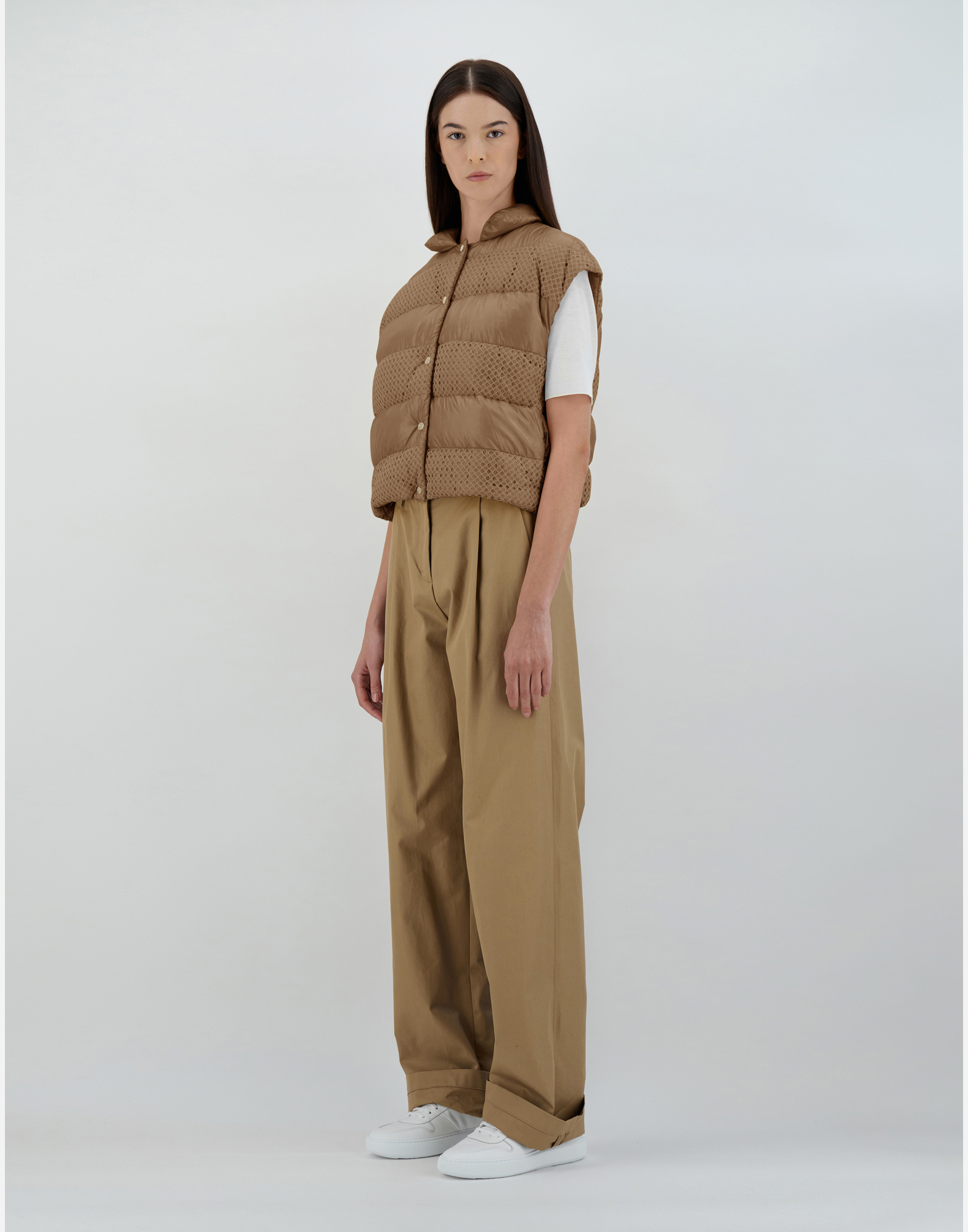 Herno Sleeveless Nylon Ultralight And Spring Lace Jacket In Camel