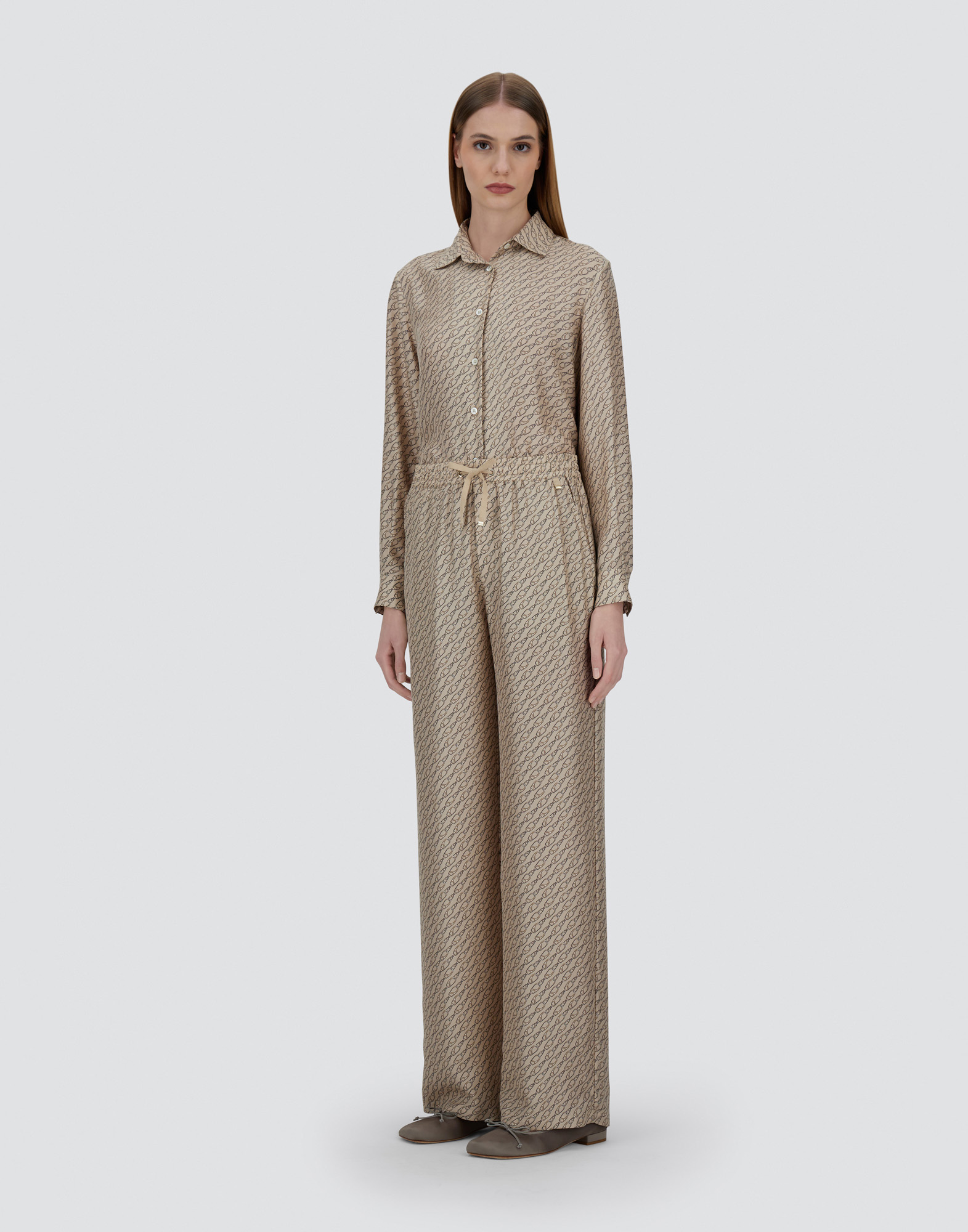 Herno Trousers In Iconic Print Silk In Camel