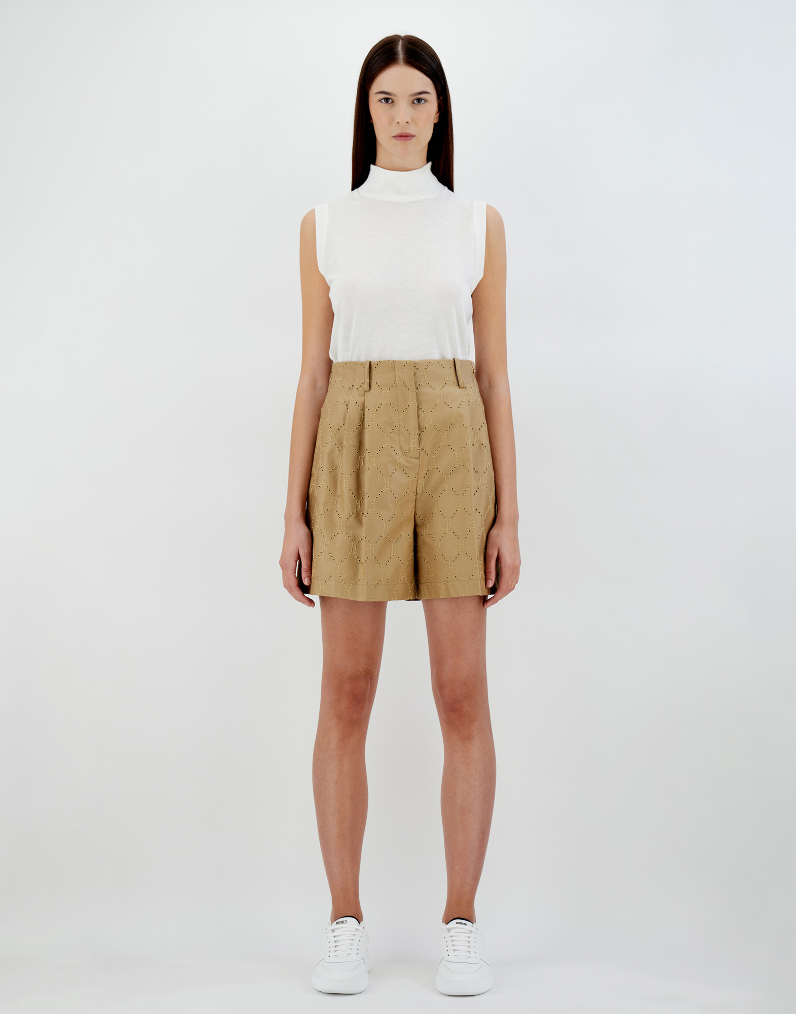 Herno Embroidered Delon Shorts In Sand