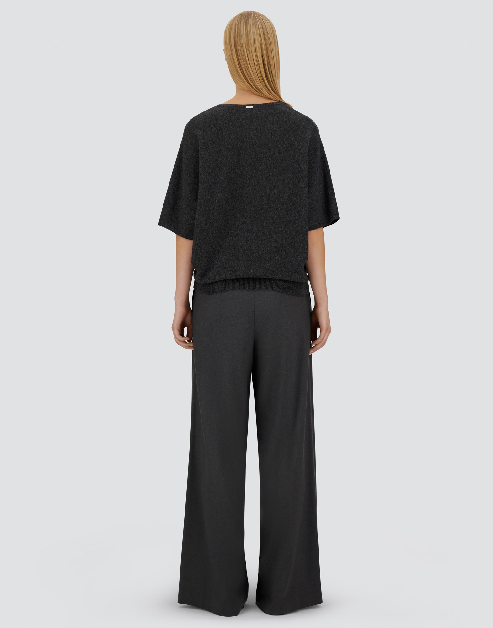 Herno Resort T-shirt In Light Cashmere Knit In Black