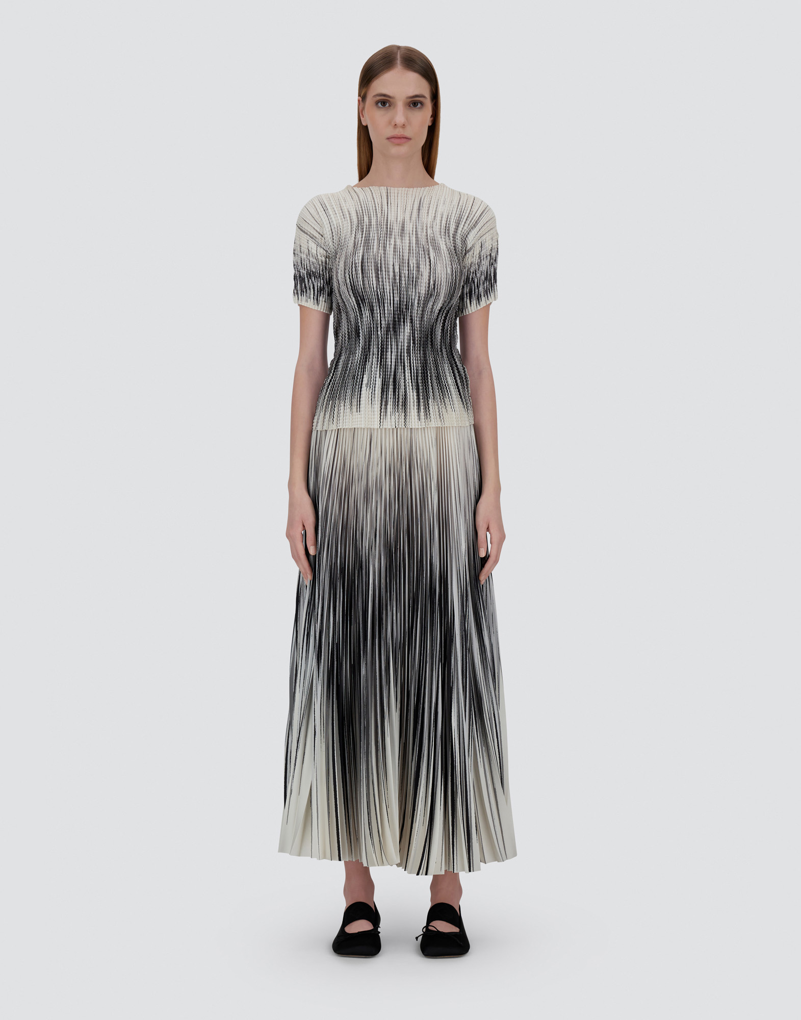 Herno Top In Shades Of Pleat In Black/grey