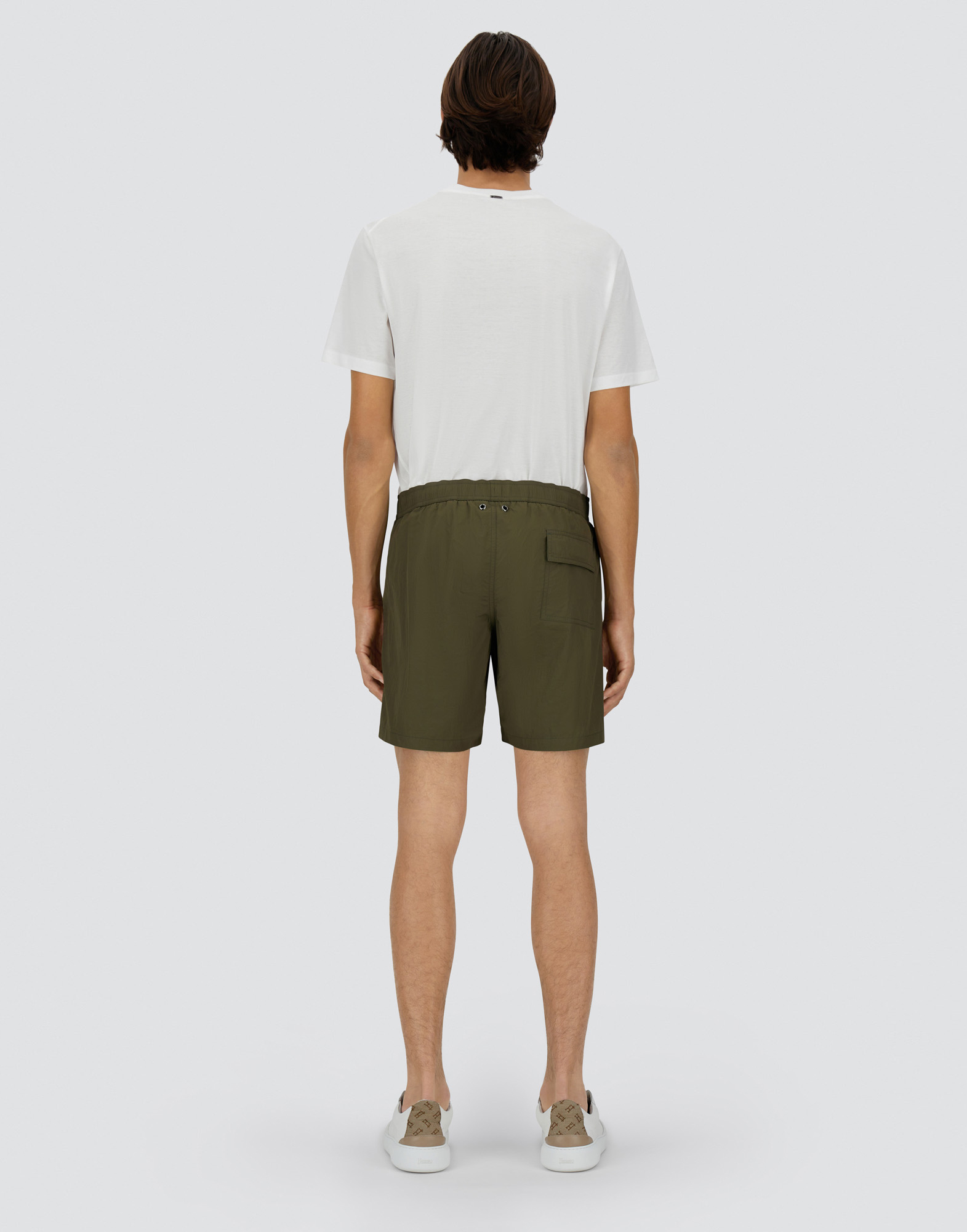 Herno Ultralight Crease Beach Boxers In Light Military