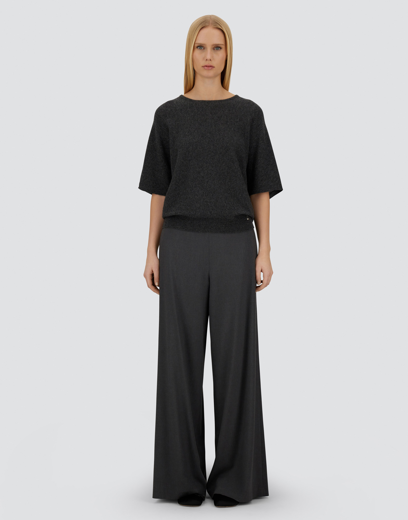 Herno Resort T-shirt In Light Cashmere Knit In Black