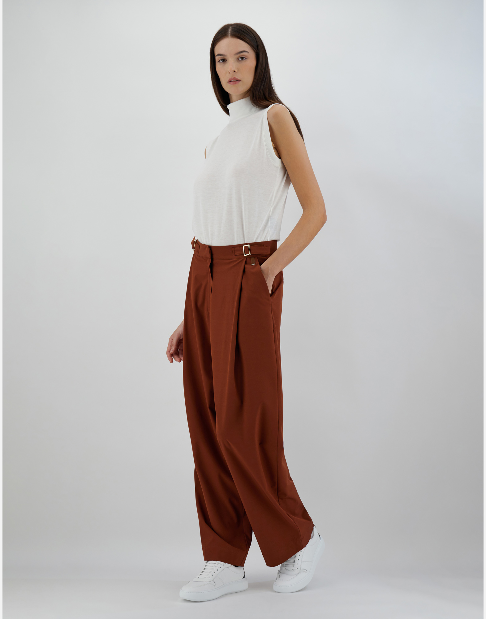 Herno Structures Nylon Trousers In Burnt