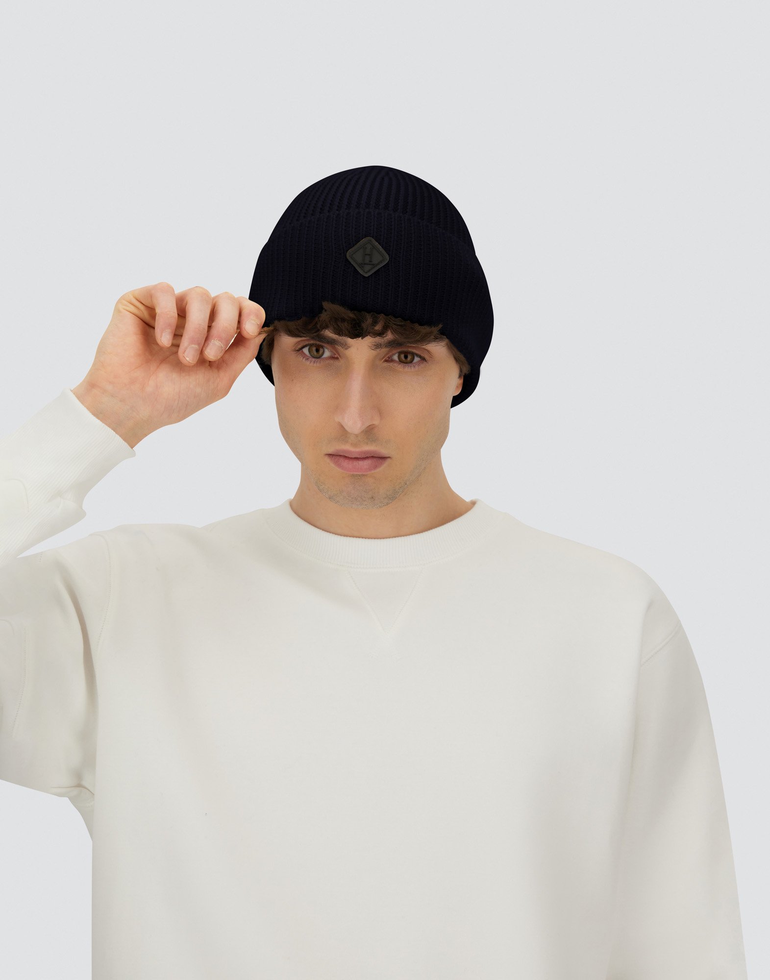 Herno Beanie In Ribbed Merino Wool In Black