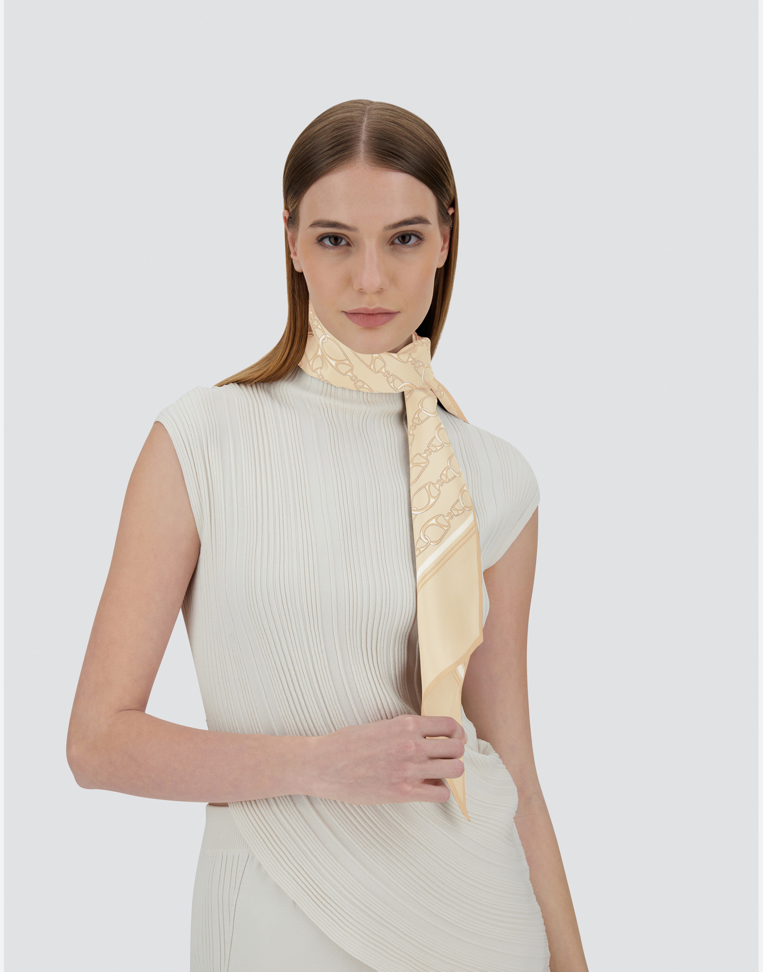 Herno Scarf In Iconic Print Silk In Cream