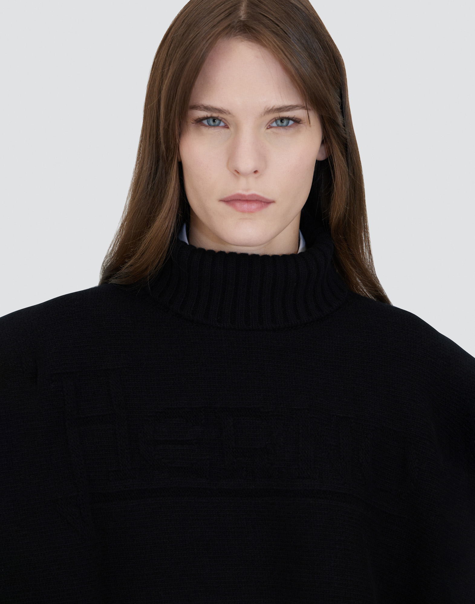 Herno Poncho In 100%�wool In Black