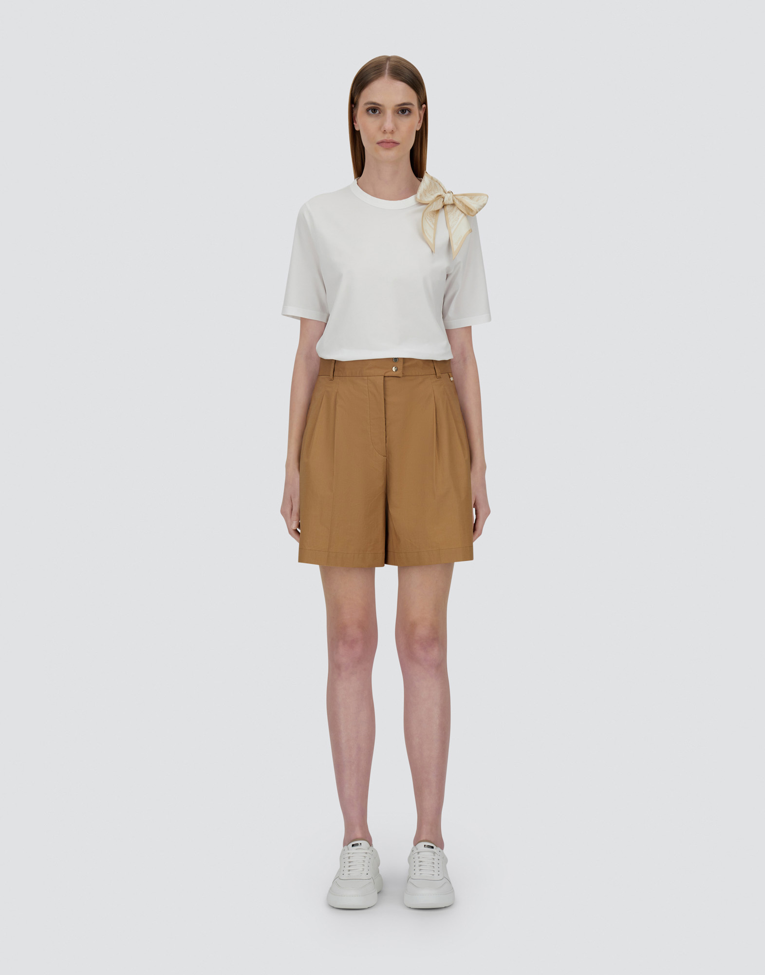 Herno Light Cotton Stretch Shorts In Camel