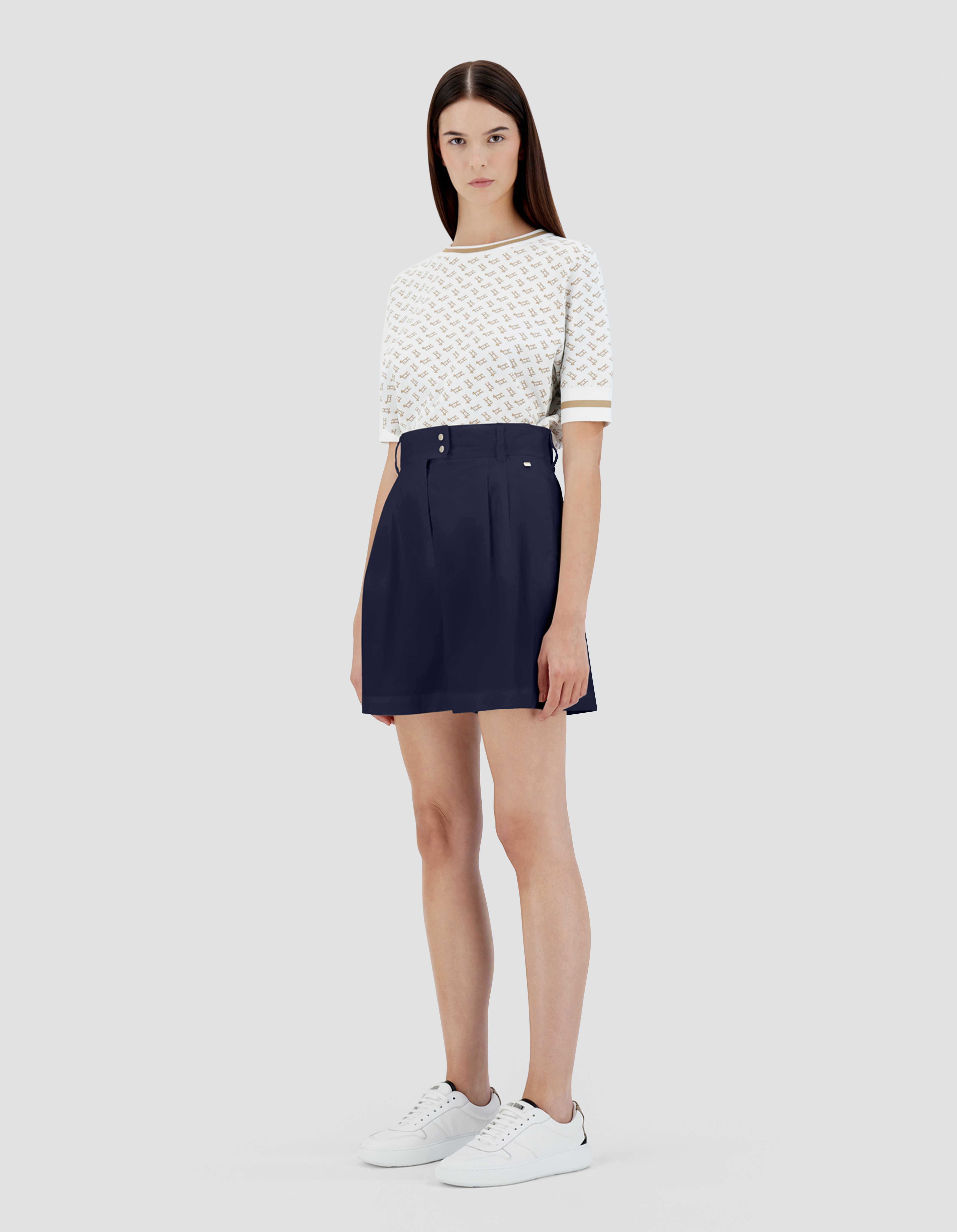 Herno Light Cotton Stretch Shorts In Blu Navy