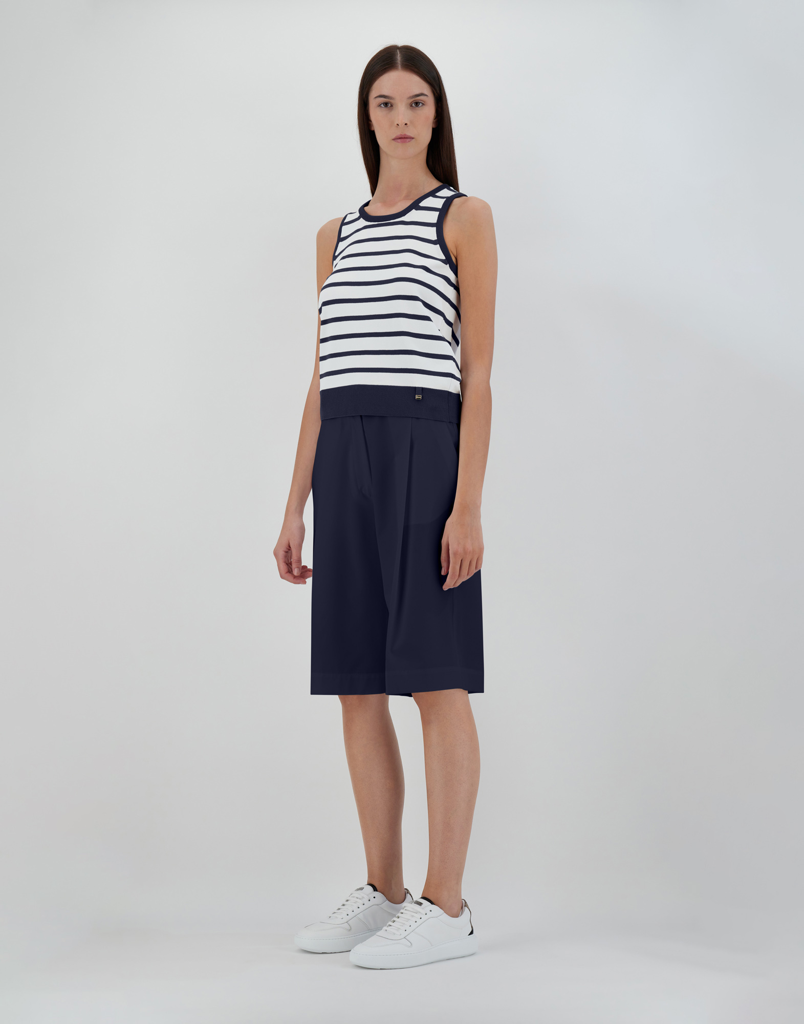 Herno Structures Nylon Shorts In Navy Blue