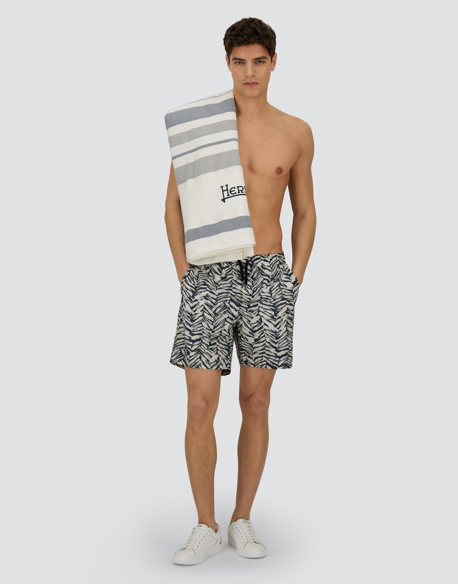 Herno Resort Beach Towel In Jacquard Cotton In Gray